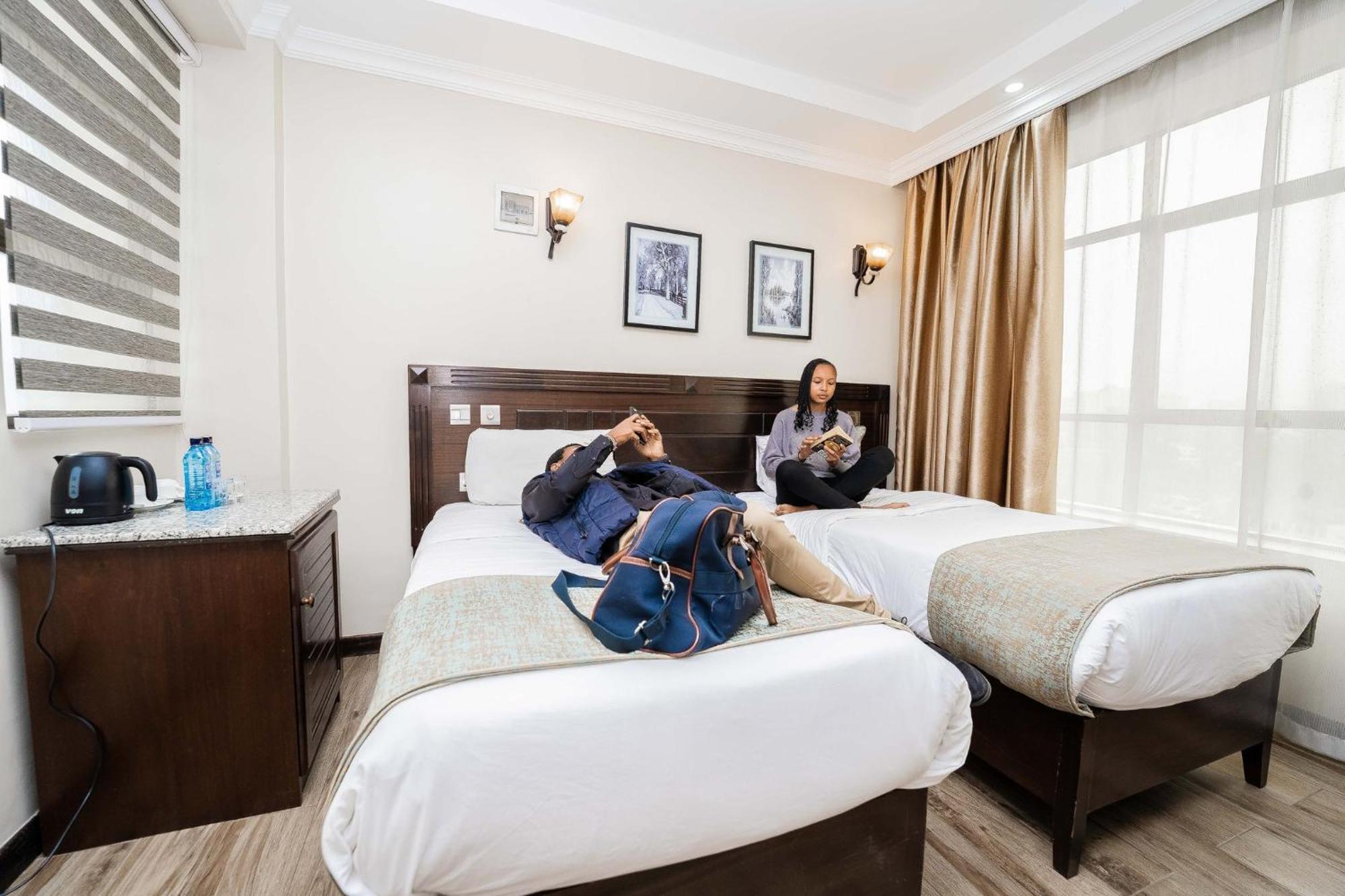 Hemak Suites ไนโรบี ภายนอก รูปภาพ