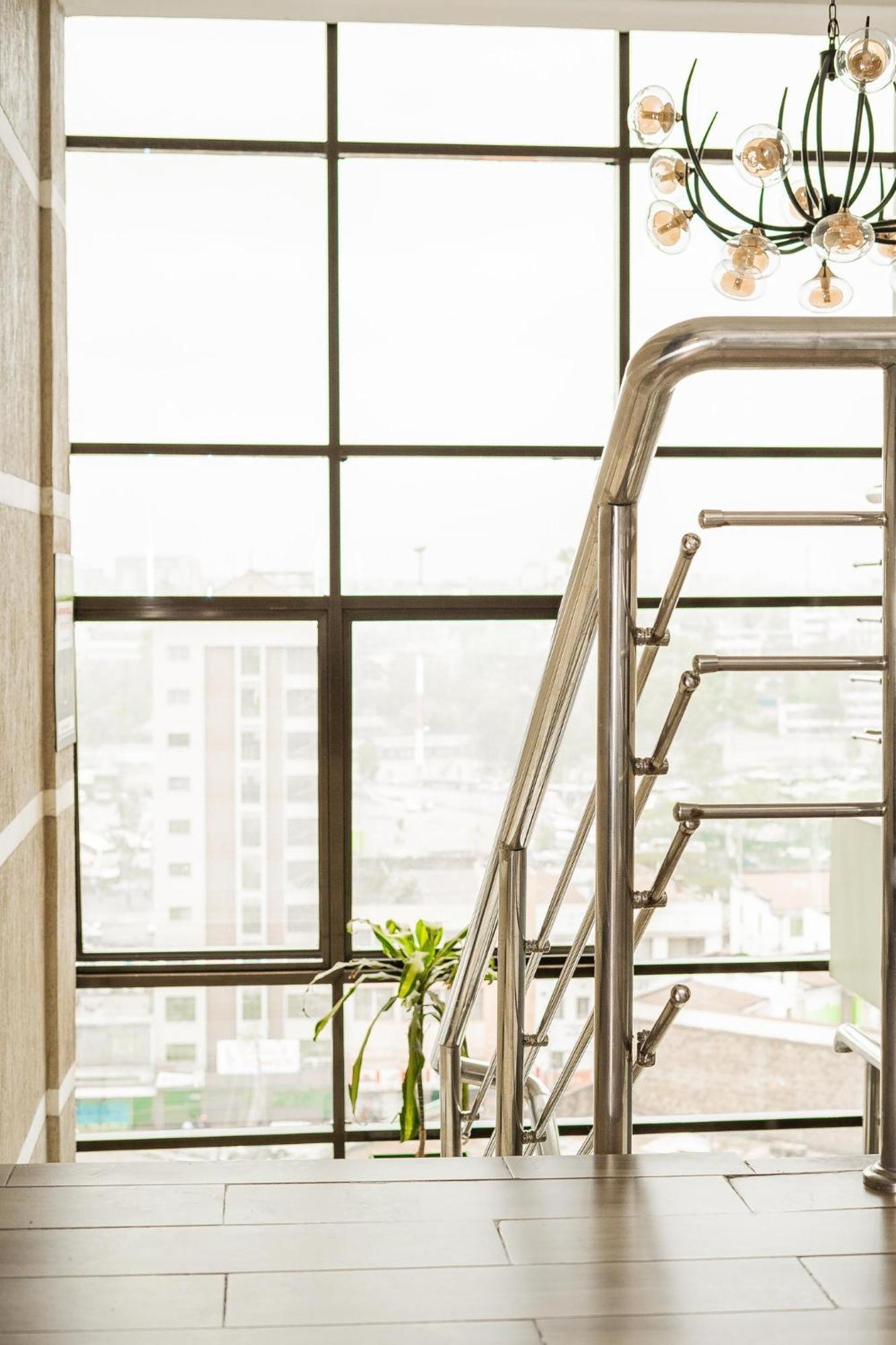 Hemak Suites ไนโรบี ภายนอก รูปภาพ